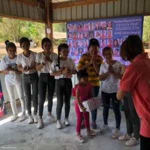 ouvrières-éducatrices-Cambodge