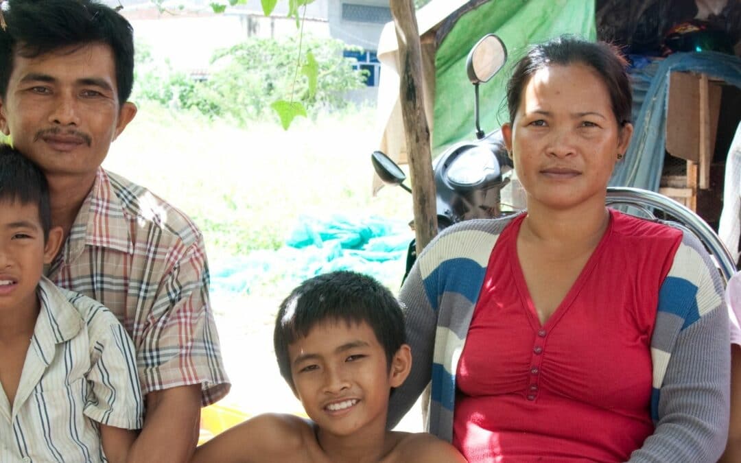 Une BD pour parler de l’accompagnement familial dans les bidonvilles au Cambodge
