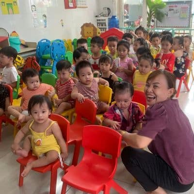 Visit to Vietnam by nursery assistants