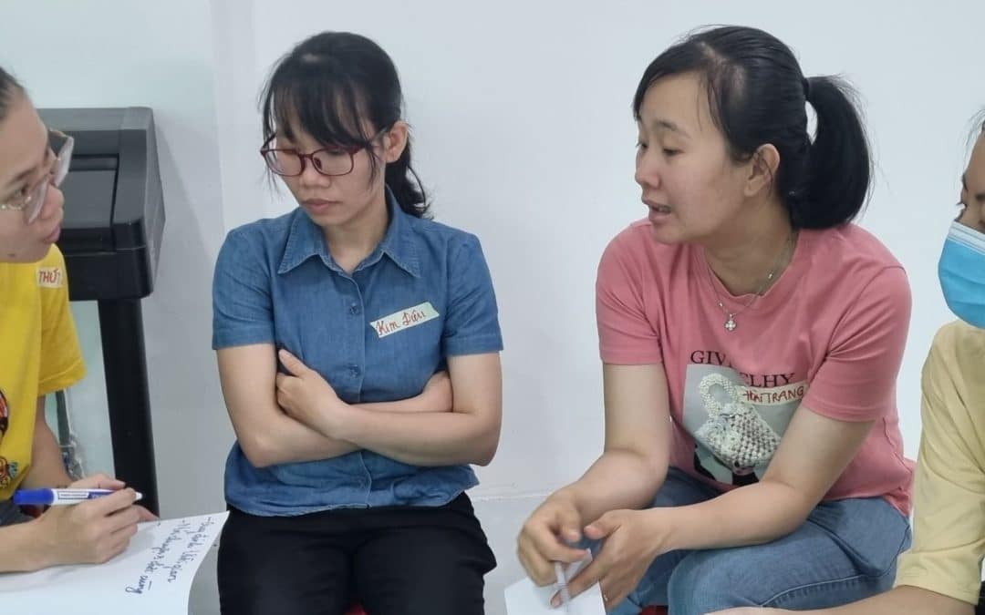"Disadvantaged families don't have access to pediatrician counseling," parenting in Vietnam