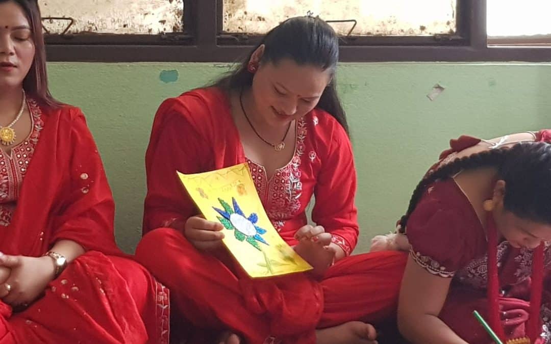 A new art therapy session at the Pariwartan social center in Nepal