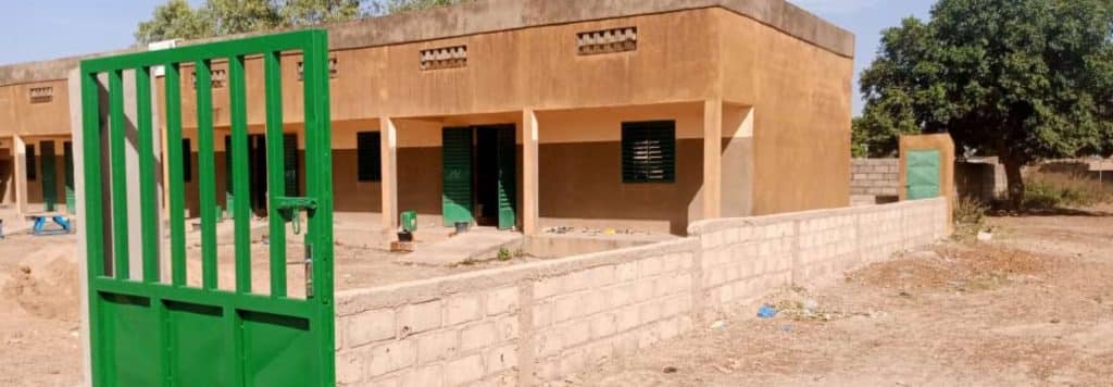 Muret clôturant une école maternelle à Ouagadougou
