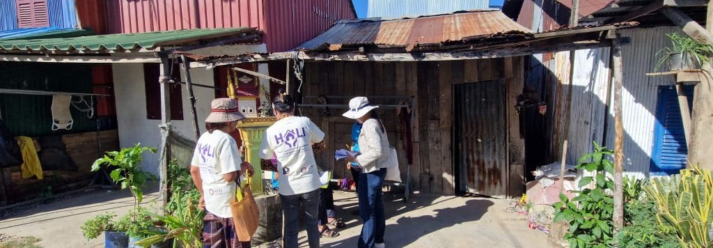 Visite d'un quartier de Sensabay avec HaLI au Cambodge