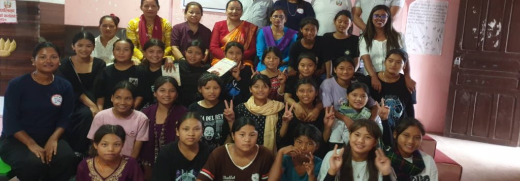 Les adolescentes Chepang en formation