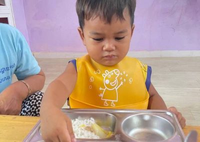 Bébé qui mange