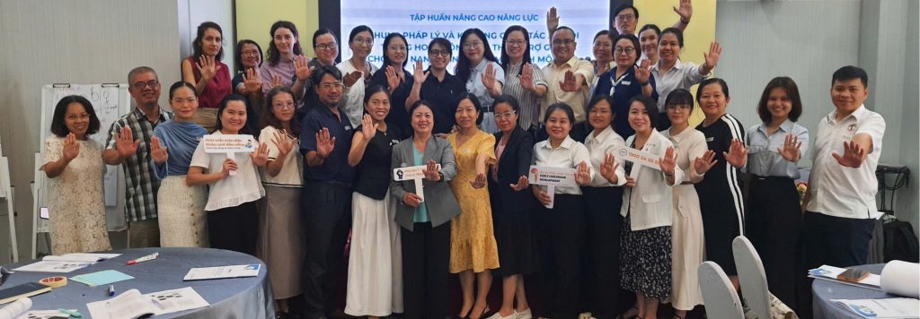 Le groupe de travailleurs sociaux et personnels médicaux