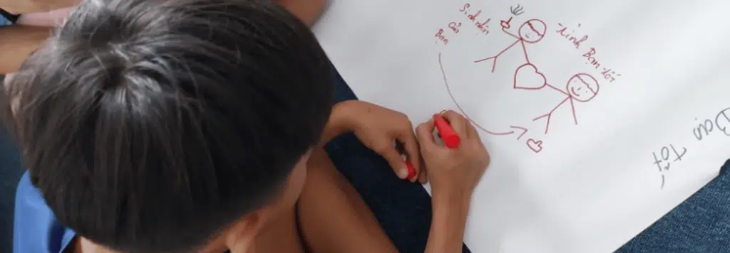 Enfant qui dessine