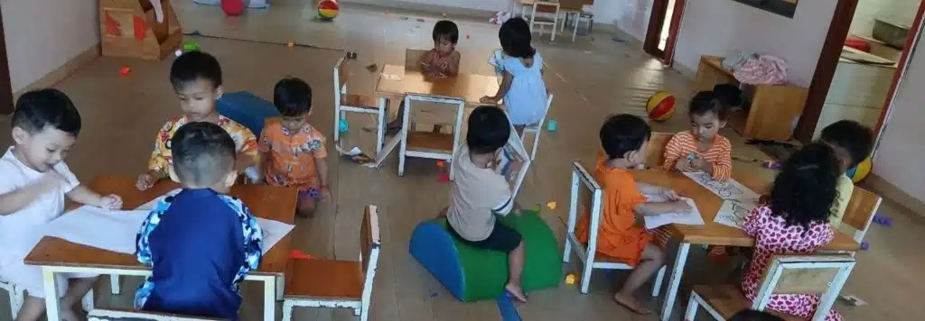 des enfants en crèche au Cambodge